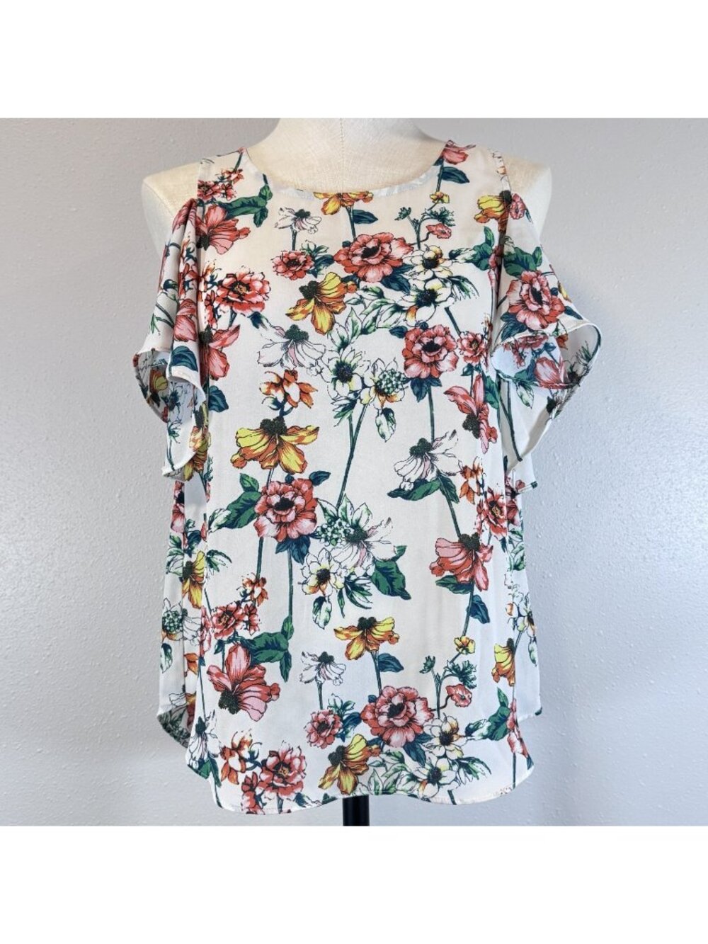 Fortune + Ivy Cold Shoulder Tunic Top Size Small White Floral Scoop Neck Relaxed